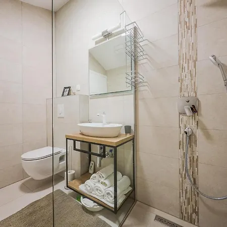Stunning In Apartmán Zadar