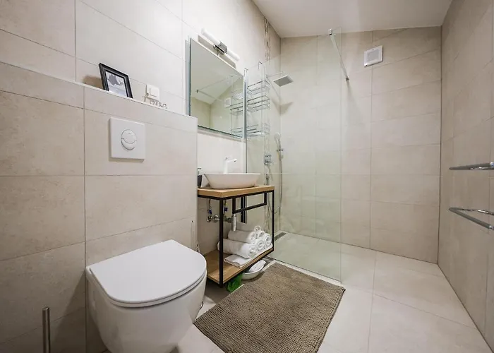 Gorgeous In With Wifi Apartment